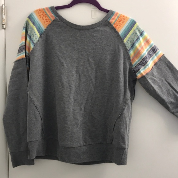 Rip Curl Tops - Ripcurl: Grey Sweatshirt with Fun Shoulder Accents